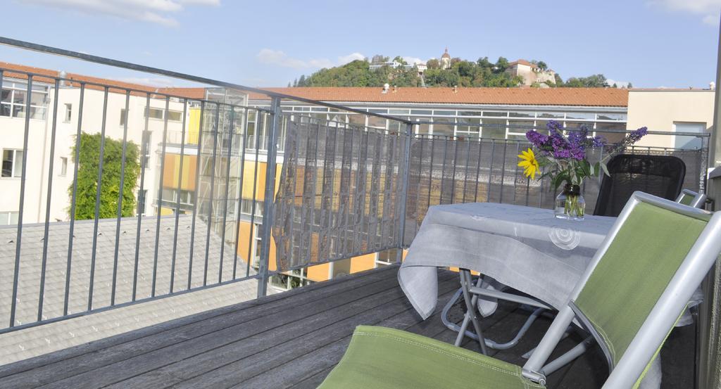 Apartment Mit Grossem Balkon Грац Екстериор снимка