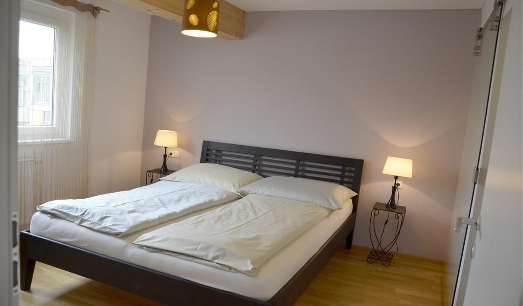 Apartment Mit Grossem Balkon Грац Екстериор снимка